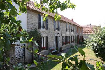 Gîte pour 2 personnes, avec terrasse et jardin à Essey