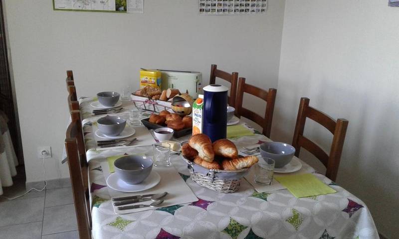 Chambre d’hôte pour 4 personnes, avec Terrasse et Jardin dans Mayenne - 2