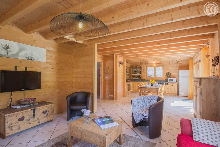 Gîte pour 8 personnes, avec terrasse à Albiez-Montrond - 4