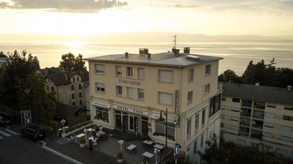 Hôtel pour 4 personnes, avec vue ainsi que vue sur le lac et balcon dans Gare D Evian Les Bains