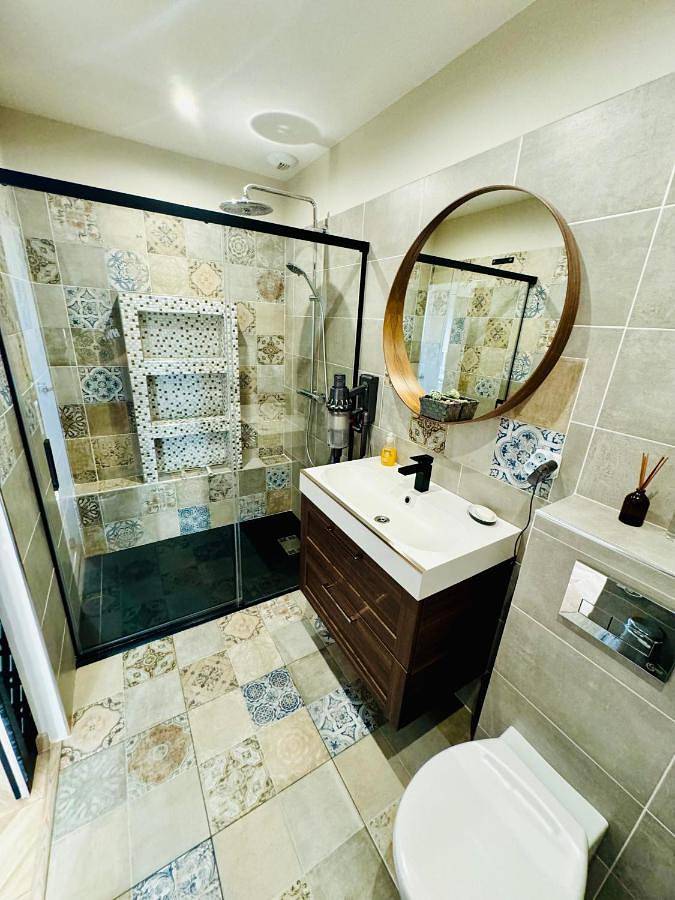 Gîte pour 2 personnes, avec vue ainsi que piscine et jardin à Saint-Victoret - 2