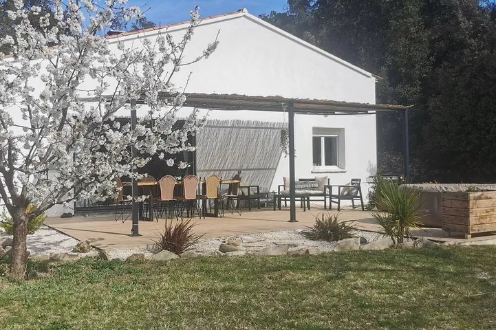 Villa für 6 Personen, mit Whirlpool und Garten sowie Terrasse - 1