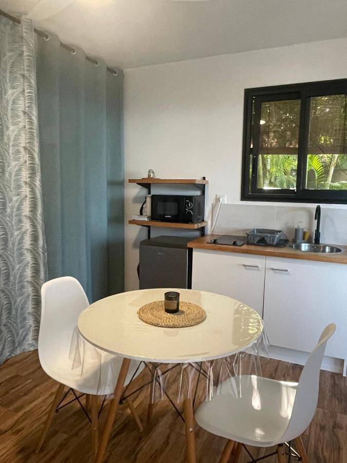 Gîte pour 2 personnes, avec jardin et vue dans Vincendo - 2