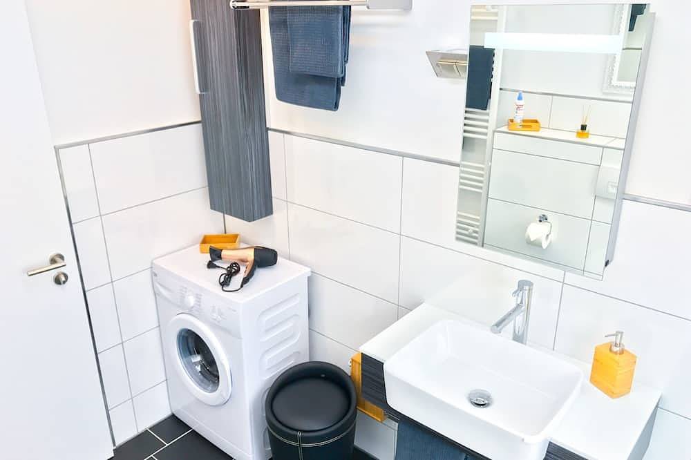 Ganze Wohnung, Schöne, neue Ferienwohnung am Rhein und mit Südbalkon in Bingen am Rhein, Landkreis Mainz-Bingen
