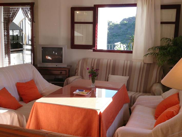 Casa rural para 12 personas, con Balcón además de Terraza y Vistas al lago en Adra - 4