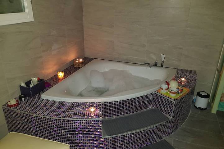 Ferienhaus für 8 Personen, mit Whirlpool und Garten sowie Sauna, mit Haustier an den Plitvicer Seen