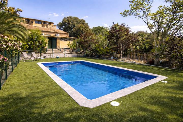Chalet para 25 personas, con Balcón además de Terraza y Jardín en Provincia de Barcelona - 2