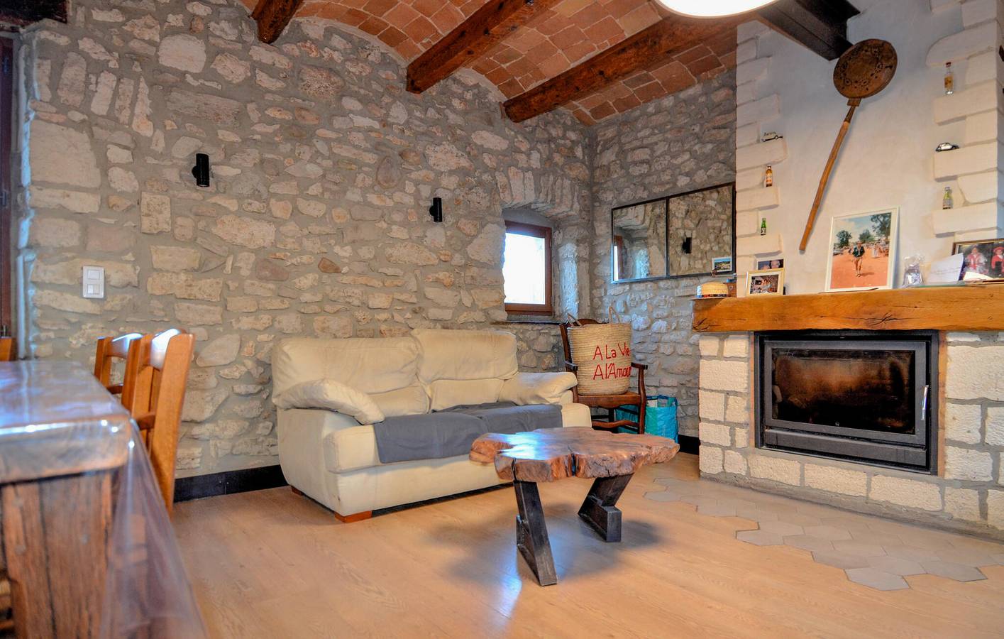 Appartement en bord de mer avec piscine et climatisation, à 1 km de la plage in Montclus, Région de Nîmes