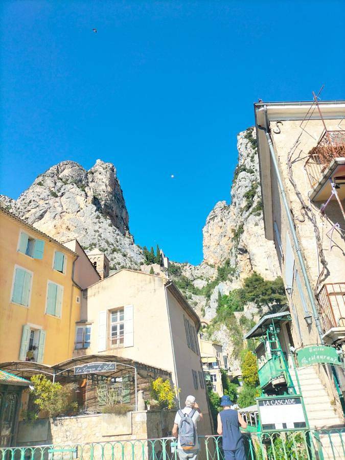 Chambre d’hôte pour 2 personnes, avec terrasse ainsi que vue et jardin à Valensole - 2