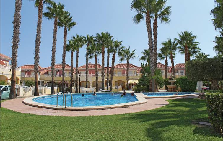 Casa vacanza per 4 persone, con Terrazza a La Zenia