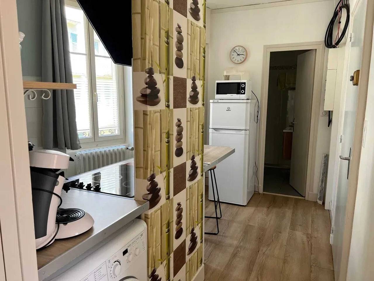 Apartamento entero, Apartamento cómodo con aparcamiento gratuito en Néris-les-Bains in Néris-les-Bains, Región de Montluçon