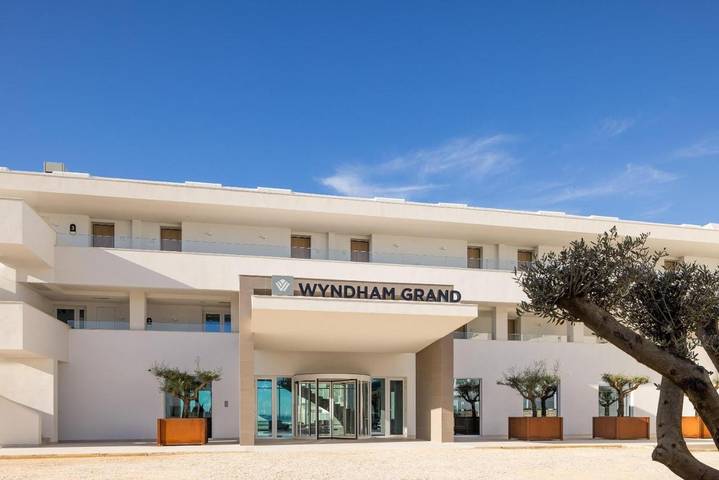 Hôtel pour 3 personnes, avec piscine ainsi que jardin et sauna