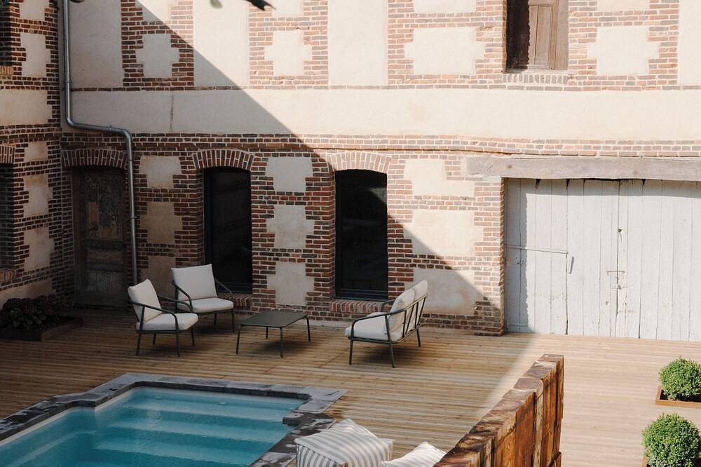 Maison Eudoise, swimming pool and spa in Eu, Dieppe region