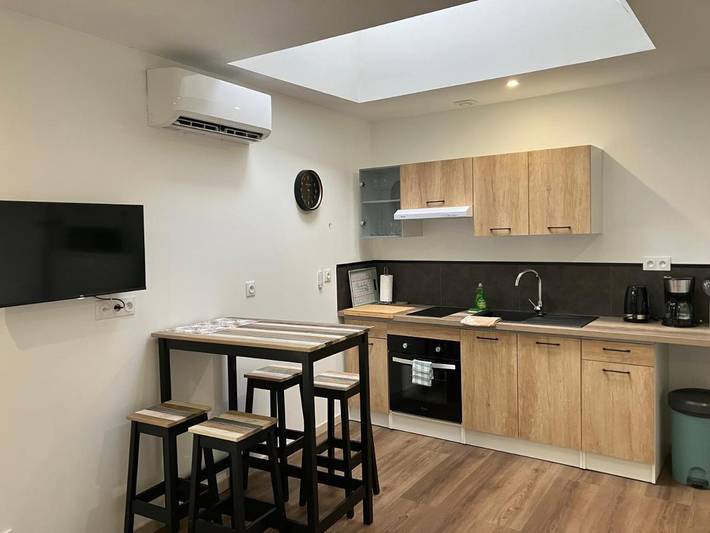 Gîte pour 4 personnes, avec Terrasse ainsi que Jardin et Piscine à Saint-Sulpice-de-Cognac