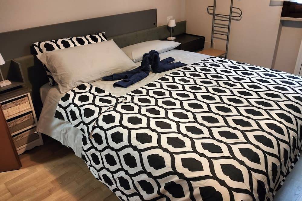 Apartamento entero, Appartamento La Ribollita, due Camere, in Centro, Ampia Terrazza. Zona Ztl in Pésaro, Valle del Metauro
