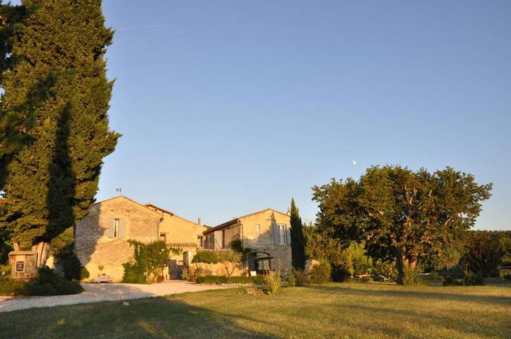 Chambre d’hôte pour 2 personnes, avec Terrasse et Jardin ainsi que Piscine et Vue à Entrechaux