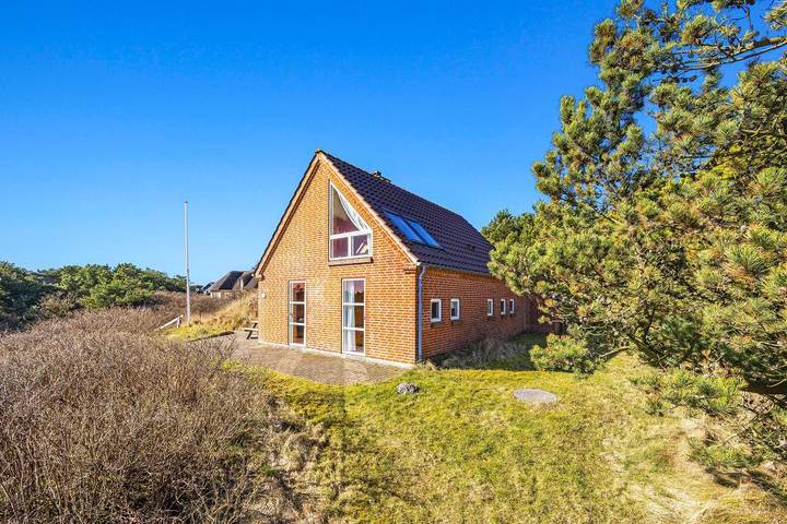 Ferienhaus für 4 Personen, mit Balkon/Terrasse und Sauna in Henne Strand