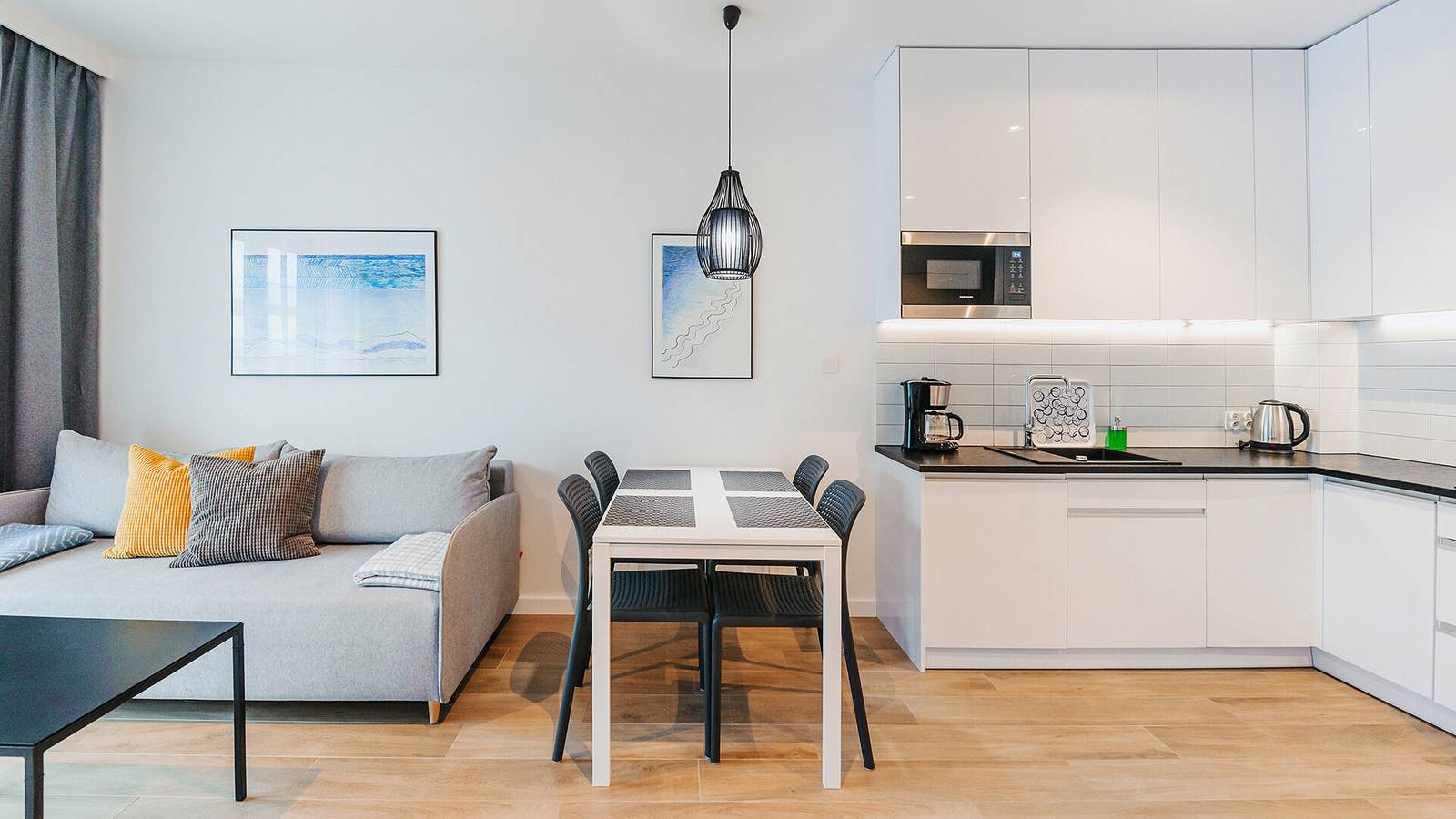 Cały apartament wypoczynkowy, Apartament wakacyjny dla 4 osób z balkon in Dziwnów, Wyspa Wolin