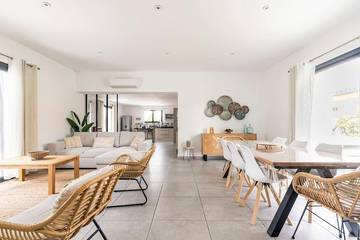 Location de vacances pour 8 personnes, avec jacuzzi et jardin, animaux acceptés à Montans