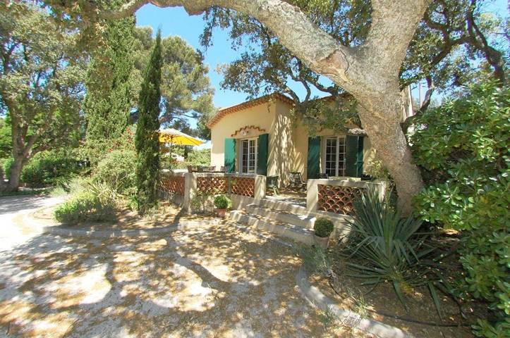 Villa pour 10 personnes, avec jacuzzi ainsi que terrasse et jardin, adapté aux familles à Bormes-les-Mimosas - 3