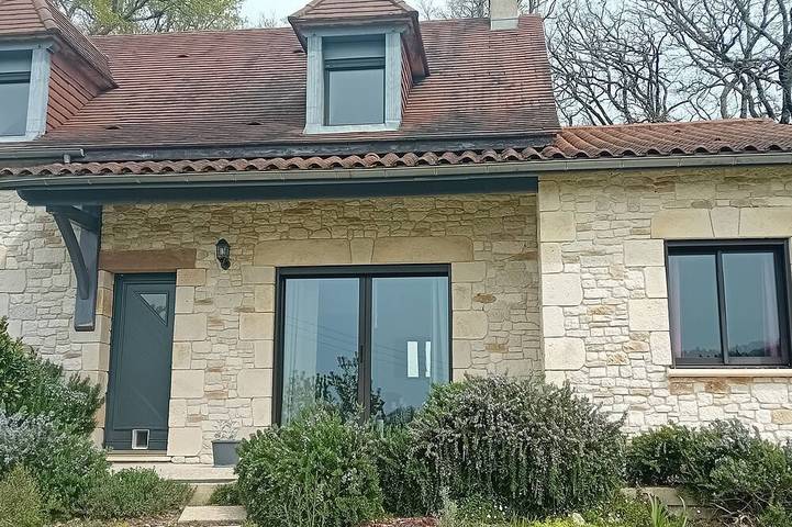 Location de vacances pour 7 personnes, avec jardin à Marnac