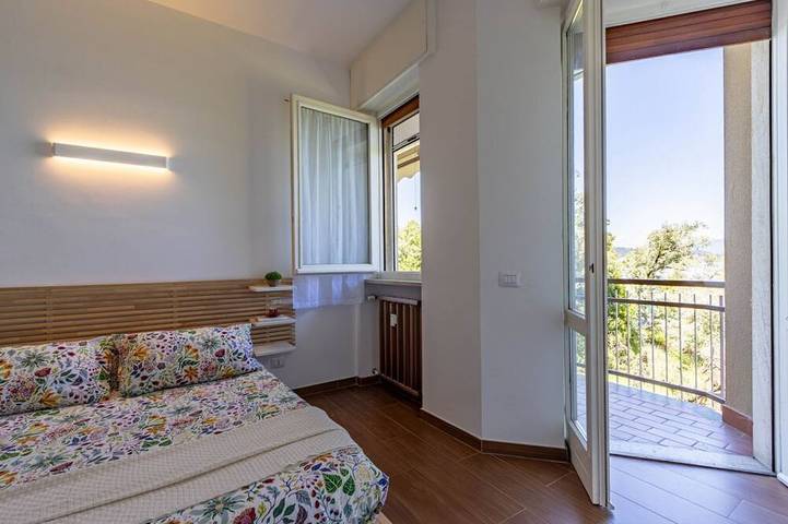 Ganze Wohnung, Lake View - Apartment with a terrace overlooking the lake - AC - WiFi - By Guestaly in Dormelletto, Lago Maggiore (Piemont)