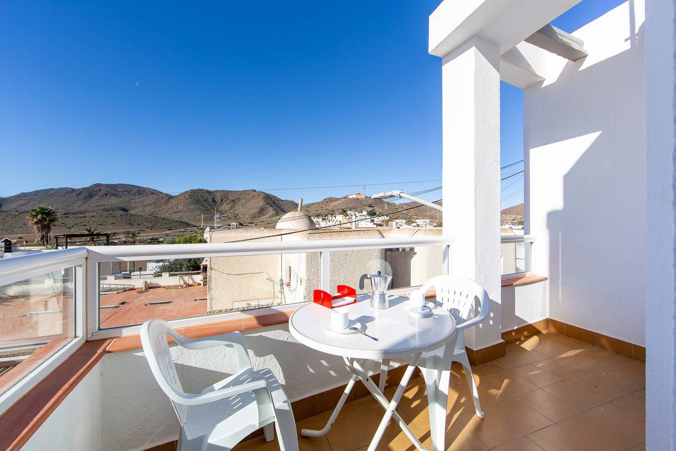 Casa di campagna 'Luna' con vista sulle montagne, terrazza privata e Wi-Fi in Pozo de los Frailes, Nijar