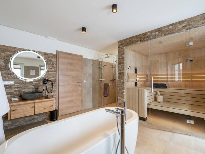 Premium-Lodge mit großem Wellnessbereich in Rottenmanner und Wölzer Tauern, Irdning-Donnersbachtal