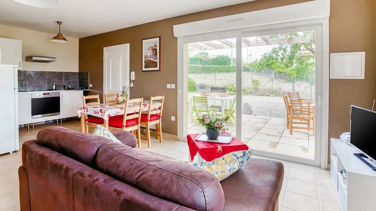 Maison de vacances pour 3 personnes avec piscine in Ardèche