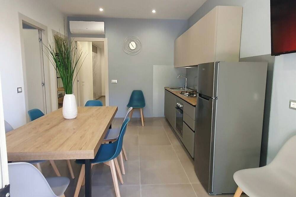 Apartamento entero, Scirocco Apartment - Playa degli Angeli 200 mt from the sea in Gabicce Mare, Pesaro-Urbino
