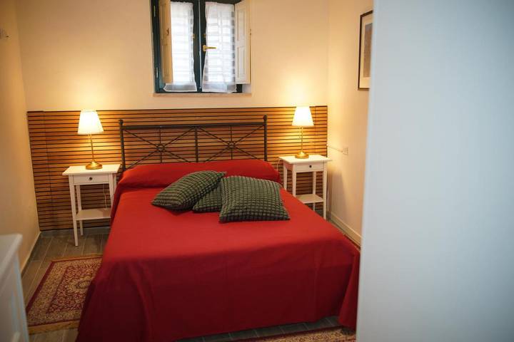 Apartahotel para 4 personas, con balcón en Calabria