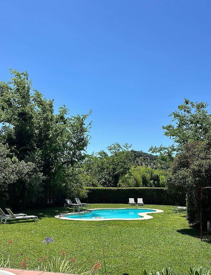 Location de vacances pour 4 personnes, avec piscine ainsi que vue et jardin à Tomar