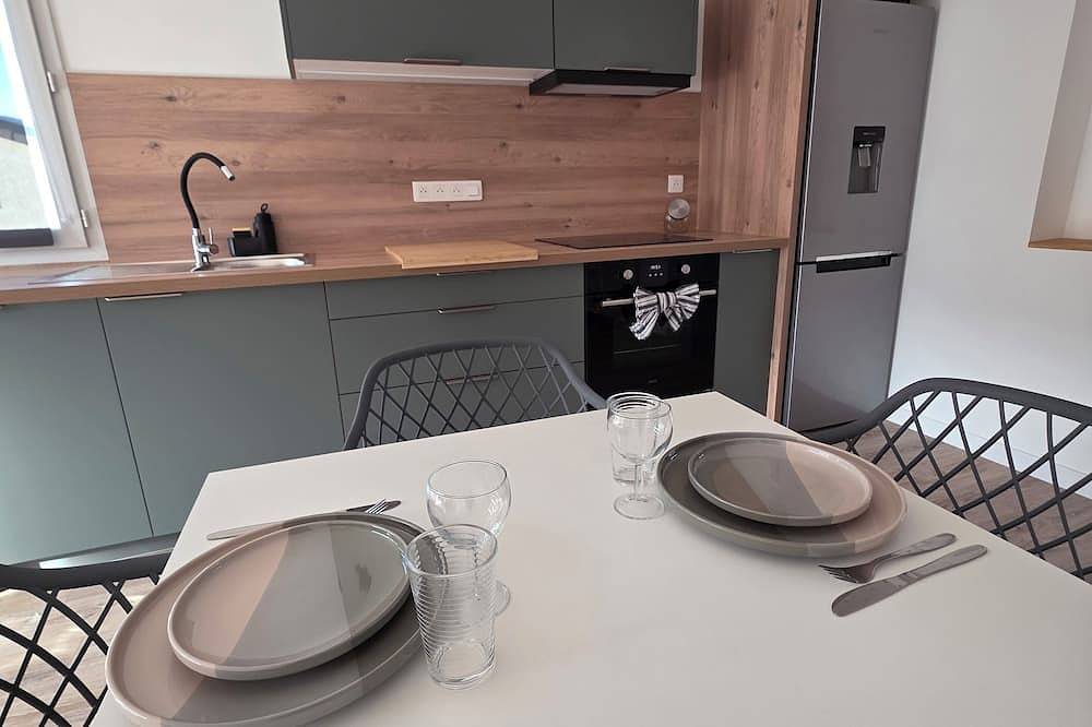 Entire apartment, Bas de villa 5 min from the sea in Venzolasca, Corte region