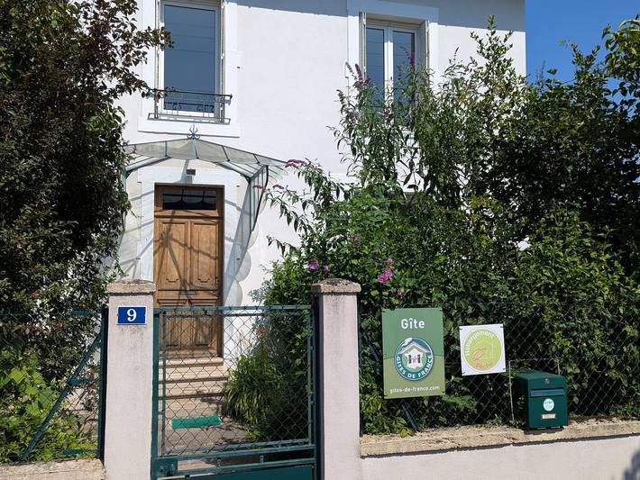 Gîte pour 5 personnes, avec Terrasse et Jardin