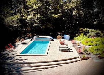 Cottage pour 2 personnes, avec jardin et vue ainsi que piscine et terrasse à Poix-Terron