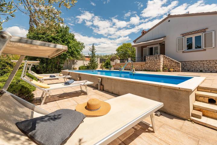 Location de vacances pour 8 personnes, avec jardin et terrasse à Ville de Zadar - 2