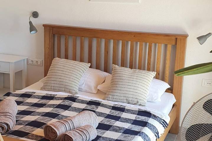 Location de vacances pour 3 personnes, avec jardin ainsi que piscine et vue, animaux acceptés dans Hvar - 3