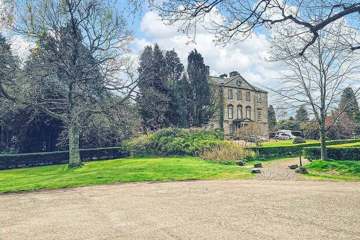 Glamping for 8 people in Edinburgh
