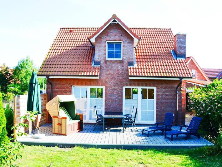 Ferienwohnung für 4 Personen, mit Sauna und Seeblick sowie Terrasse und Garten, kinderfreundlich in Brasilien (Ostsee)