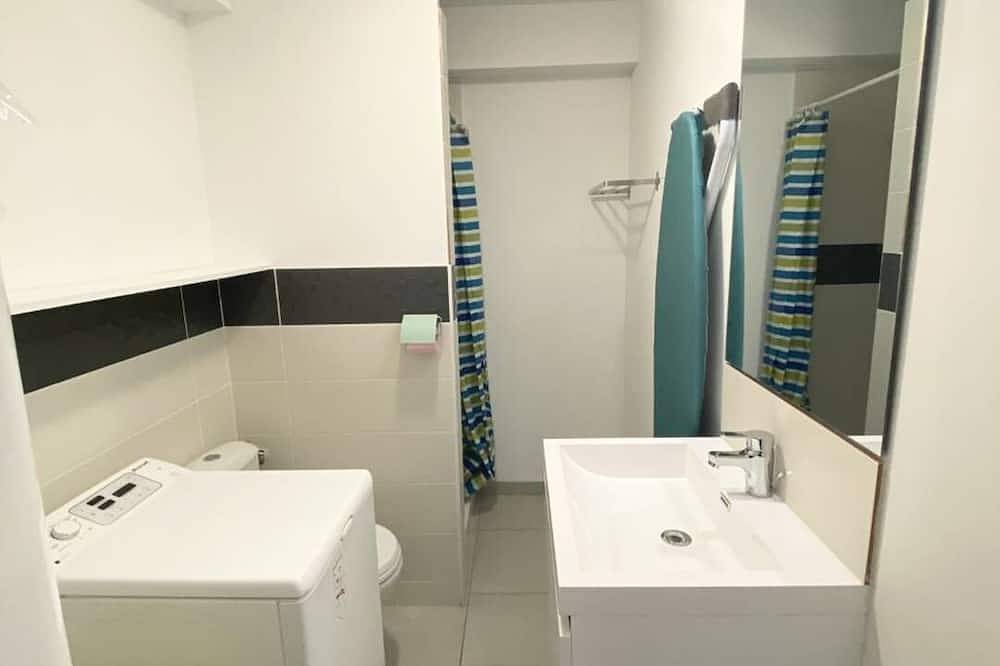 Ganze Wohnung, Studio ground floor facing the Canal in Le Grau-du-Roi, Côte d'Améthyste