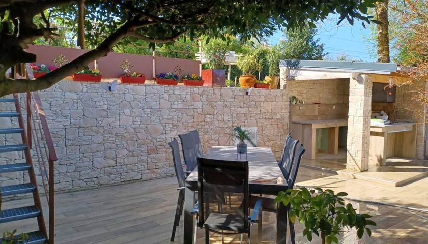 Gîte pour 6 personnes, avec jardin à Cambounès