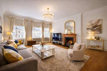 Vacation Rental for 8 Guests in London, South East England, Picture 2