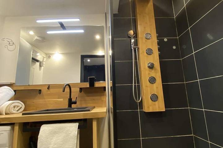Apartamento entero, Escale Studio 21m² Aéroport Cdg Parc Expo/astérix in Gonesse, Valle del Oise