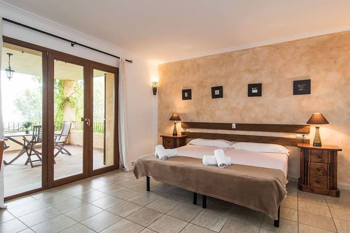 Sa Mola Villa mit Pool und Whirlpool mit Blick aufs Meer und die Berge. Internet in Manacor, Mallorca Osten