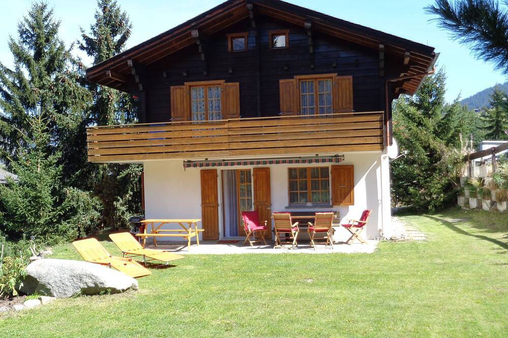 Chalet in herrlichem Wander- und Skigebiet mit tollem Blick auf die Bergwelt in St. Niklaus, Walliser Alpen