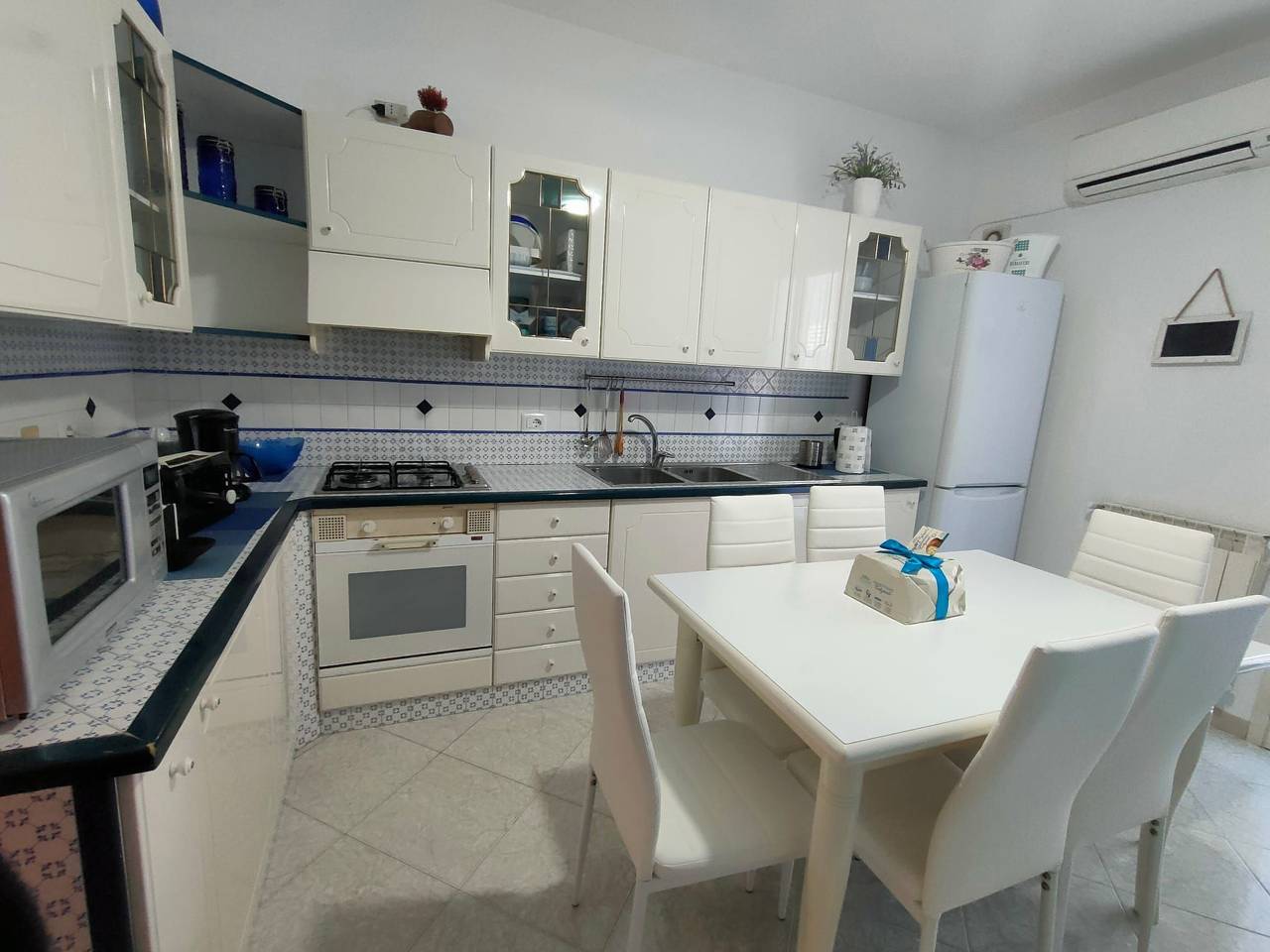 Entire apartment, Wohnung für 6 Personen, mit großer Terrasse und Meerblick in Cefalù, Cefalù (Municipality)