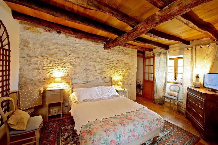 Location de vacances pour 4 personnes, avec jardin, animaux acceptés dans Grotte Prehistorique Des Merveilles Rocamadour - 3