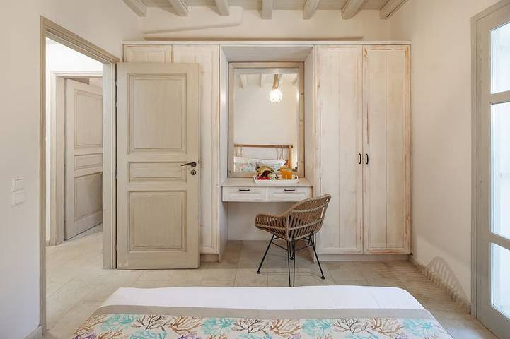 Modern en stijlvol pand op Mykonos dicht bij het strand in Ornos, Mykonos