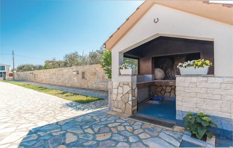 Ferienwohnung für 4 Personen, mit Terrasse und Garten in Biograd na Moru - 4