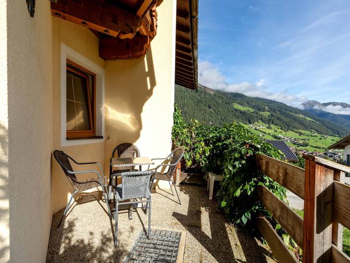 Ferienwohnung für 6 Personen, mit Balkon und Terrasse im Stubaital - 3